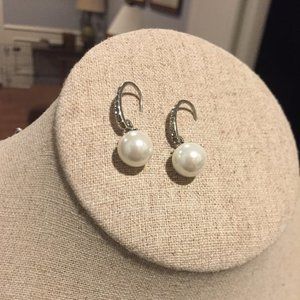 STELLA & DOT PEARL AND SILVER EARINGS